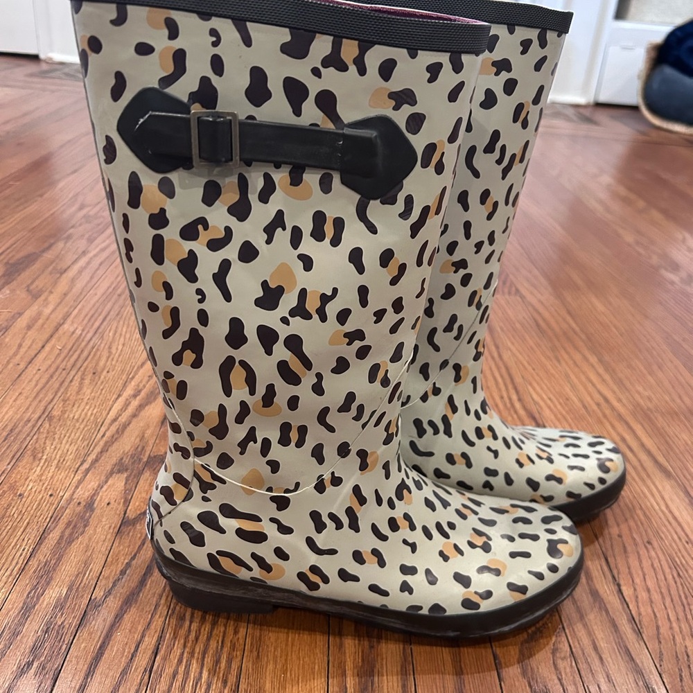 L.L. Bean Leopard Print Women's Rain Boots - Picture 2 of 5